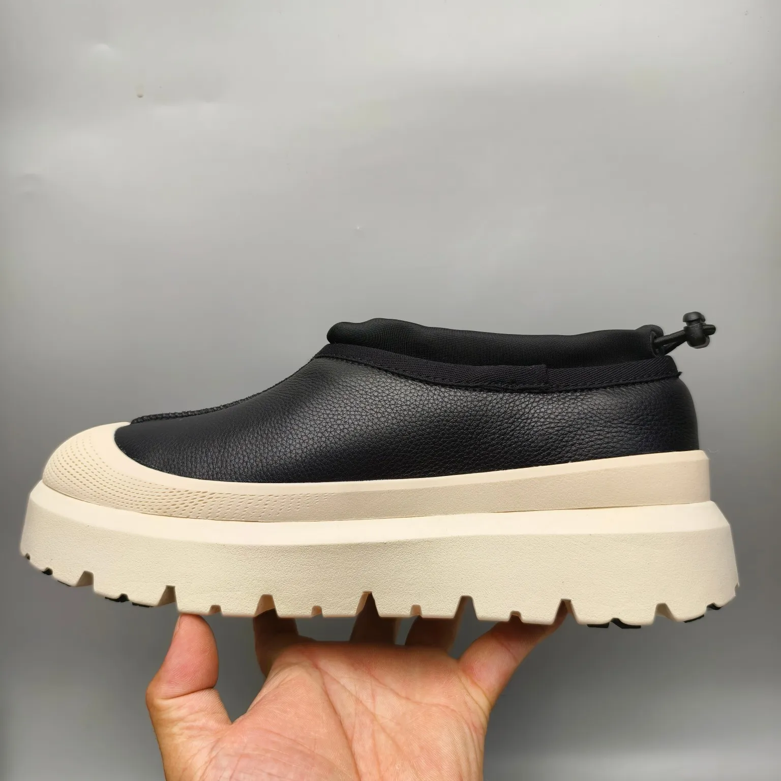 💰560 UGG sheepskin all-in-one snow boots 8351 Slip-on leather casual boots Color: White Black Size: 35-46